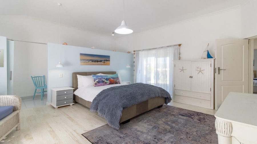 4 Bedroom Property for Sale in Grotto Bay Western Cape